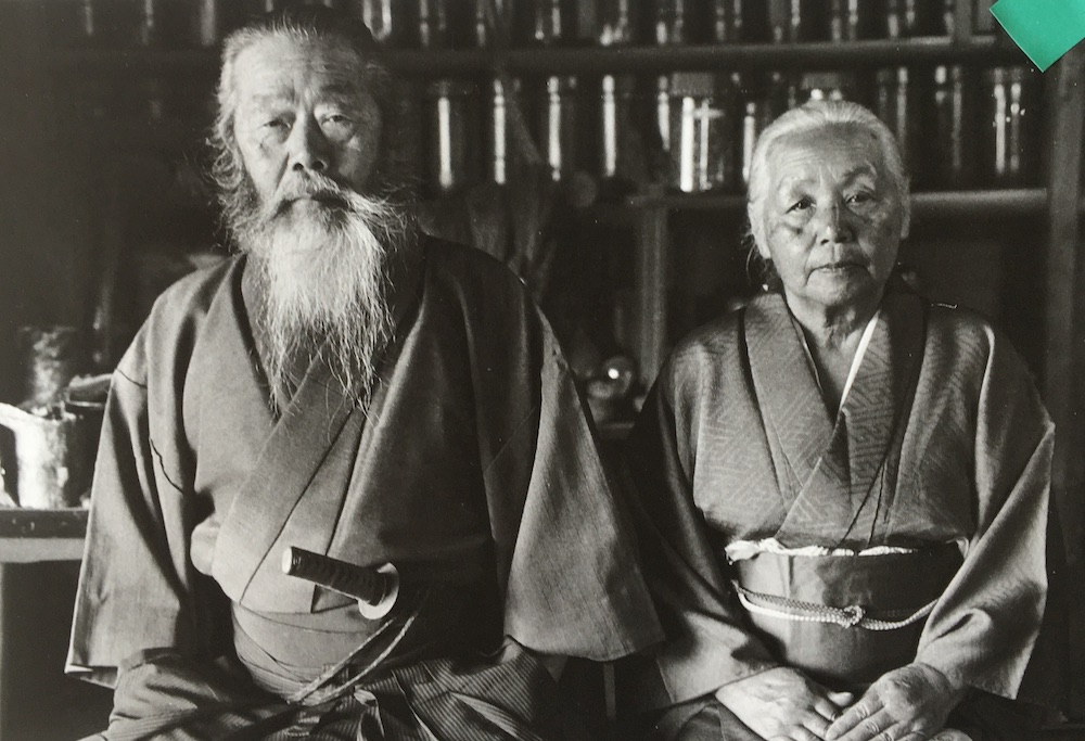 Akeji Sumiyoshi: Budoka, maître de calligraphie, chaman, est l'une de ces figures hors du temps